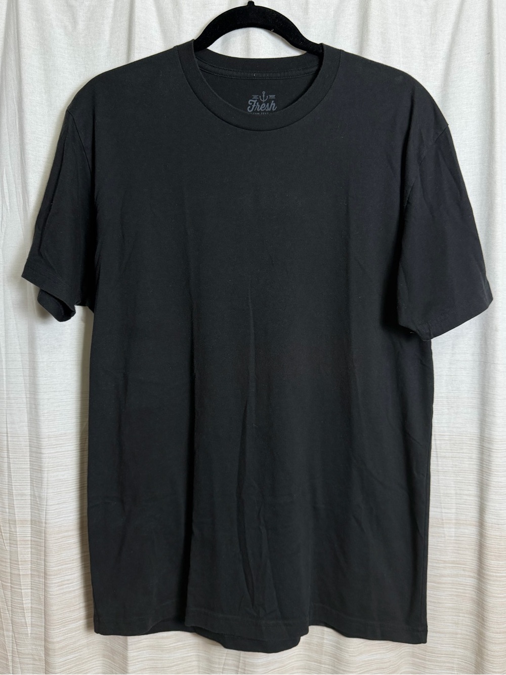 🌵 2 for $10
Fresh Clean Tees | Men's Black Crewneck T-Shirt | L